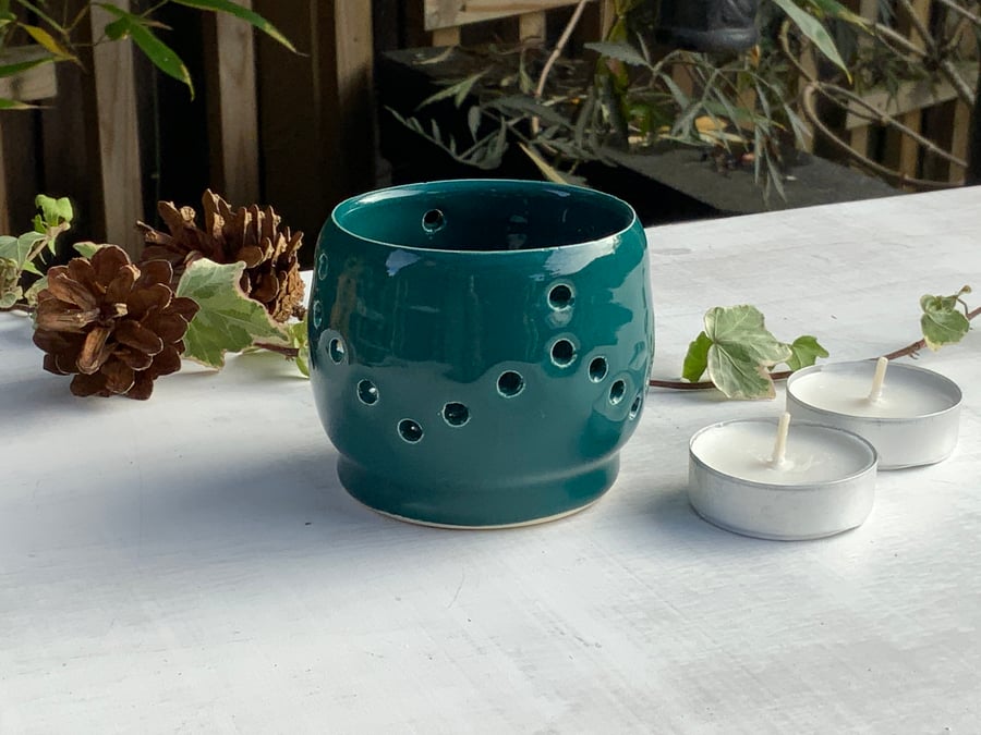 Pierced Design Tealight Holder