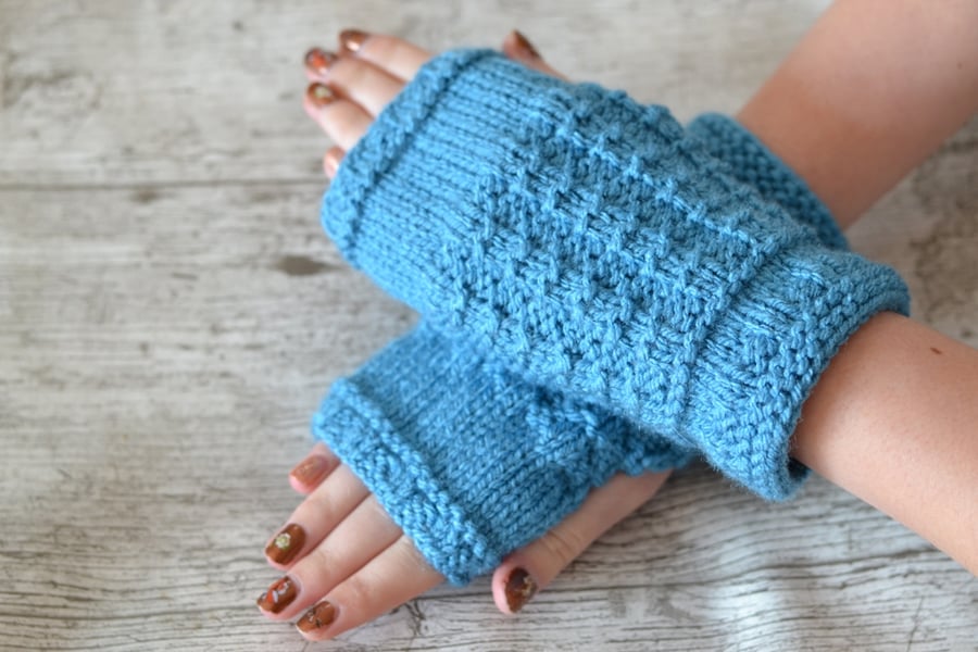 Gloves Womens  Aran  Knitted Fingerless 