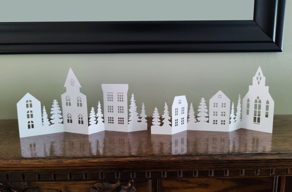 Christmas Village Fold Out Concertina Scene Set: Papercut Christmas Decoration