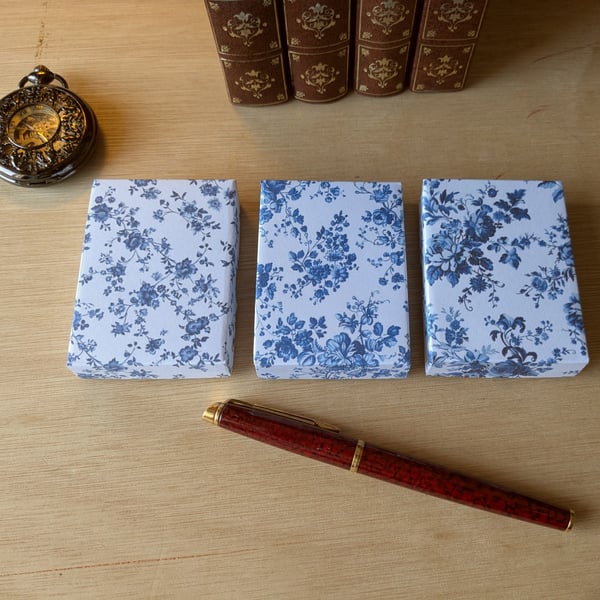 A three-box set of ultra-thin gift boxes for earrings - Toile de Jouy Troisieme