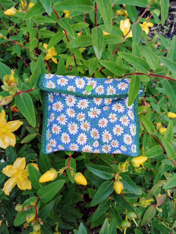 Handmade blue and white daisy quilted fabric purse with popper fastening