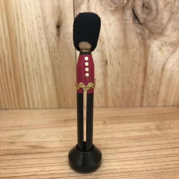  Soldier Peg Doll. (370)