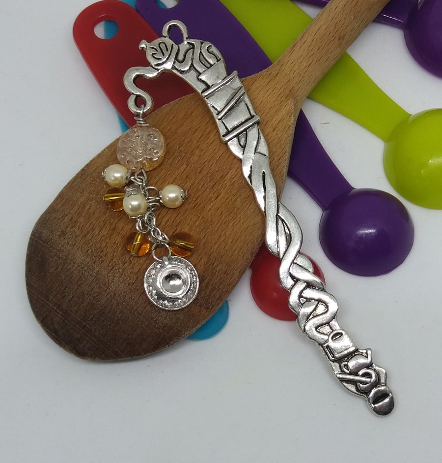 TP14 Teatime beaded bookmark with teacup