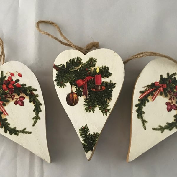 Decorated Rustic Christmas Wood Bark Heart Decorations Vintage-look   Set of 3 