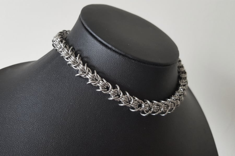 Rosetta Barbed Wire Chainmail Link Choker Necklace - Stainless Steel