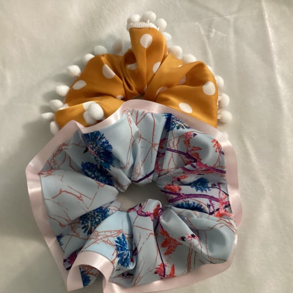 Scrunchies, Pom Pom , polka dot 