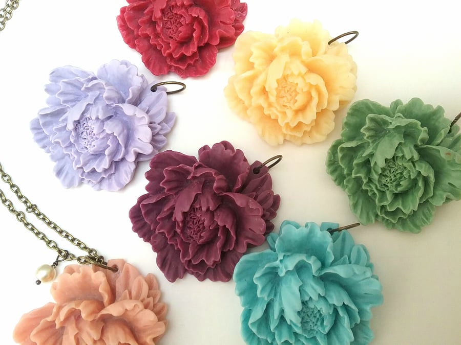 Beautiful Big Peony Necklace........