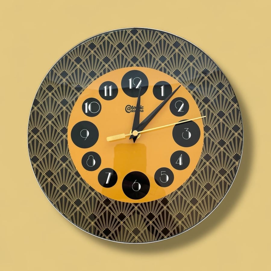 The Regent Art Deco Wall Clock – 27cm Round Aluminium Clock, Vintage-Inspired