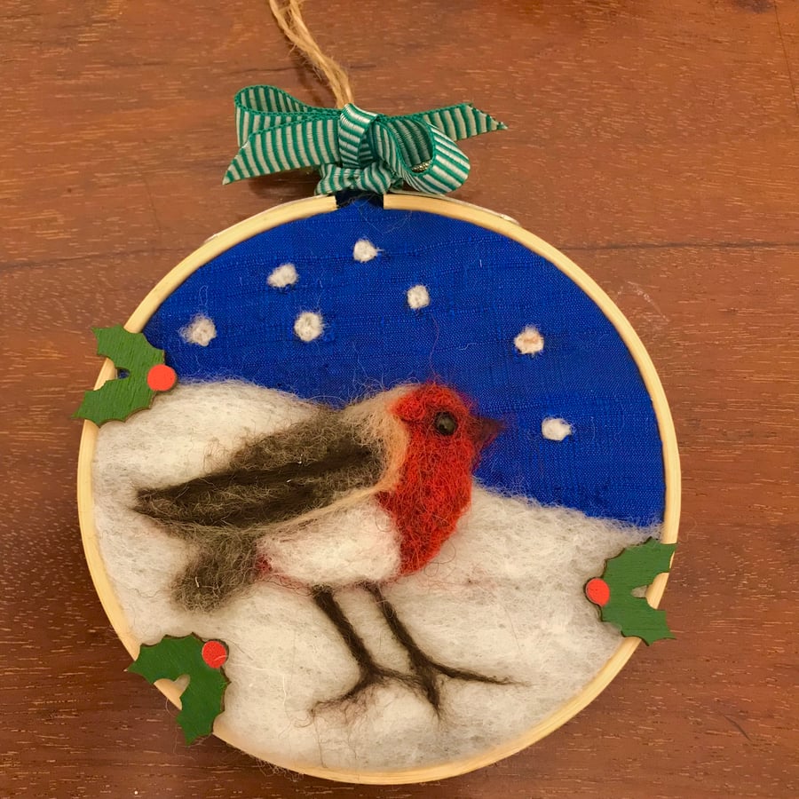 Needle felted robin in the snow home decoration 