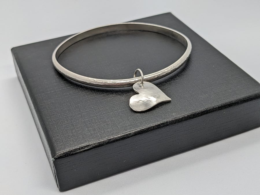 Handcrafted hammered silver bangle with handcrafted hear charm, Handmade bangle 