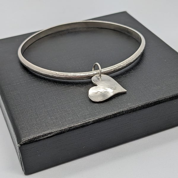 Handcrafted hammered silver bangle with handcrafted hear charm, Handmade bangle 