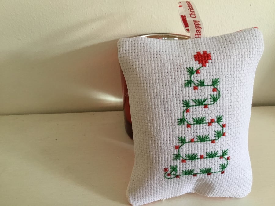 Medium sized cross stitch christmas decoration. CC246. Seconds Sunday
