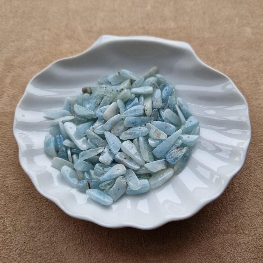 Aquamarine chip beads