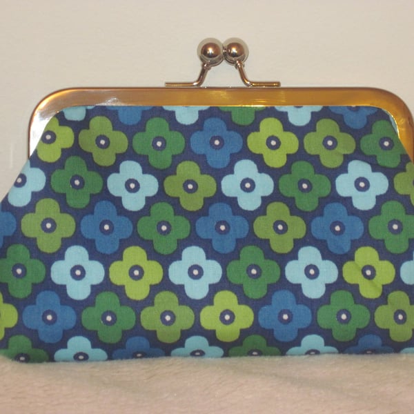Blue Daisy Print 6" Clasp Purse
