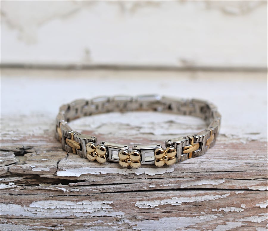 Pretty up-cycled flower beads bracelet - gift for her - handmade gift