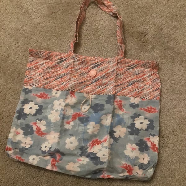  Foldaway shopping bag 