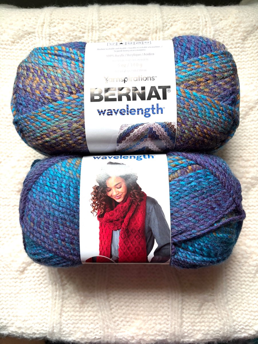 2 Balls x 140g Bernat Wavelength Yarn : colour Violet : Acrylic Yarn