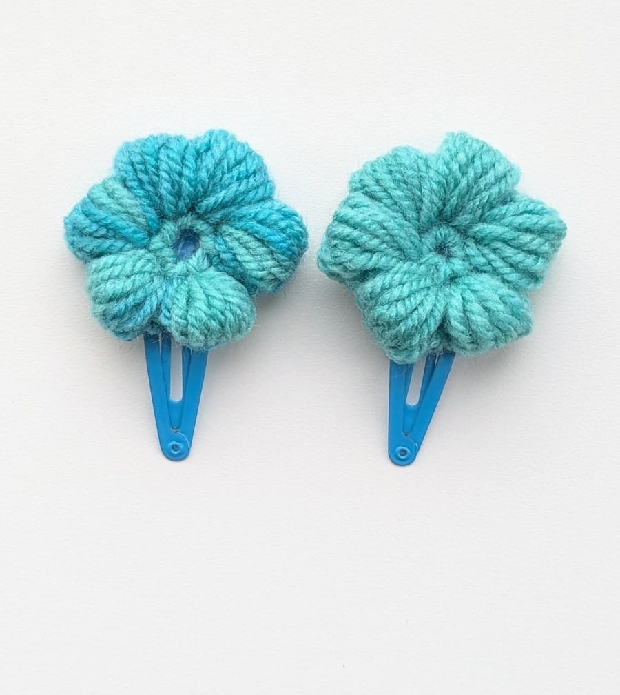 Pair of Turquoise Crochet Flower Hair Clips 