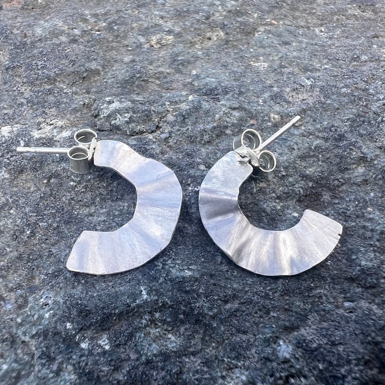 Small Silver Ripple  Hoop Stud Earrings 