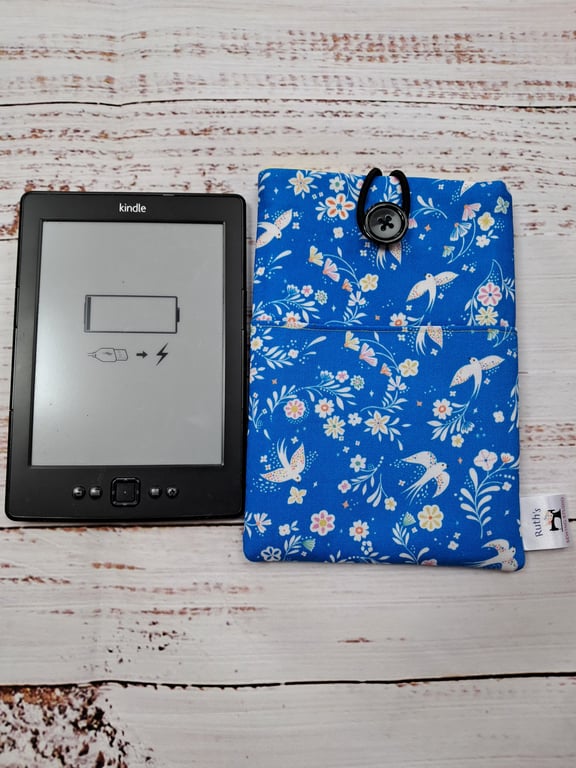 Birds and flowers padded Kindle case