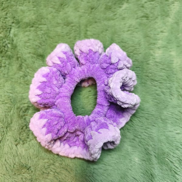 Lilac with Parma Violet Trim Medium Scrunchies Hair Tie