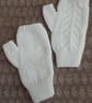 White fingerless gloves - Image 2