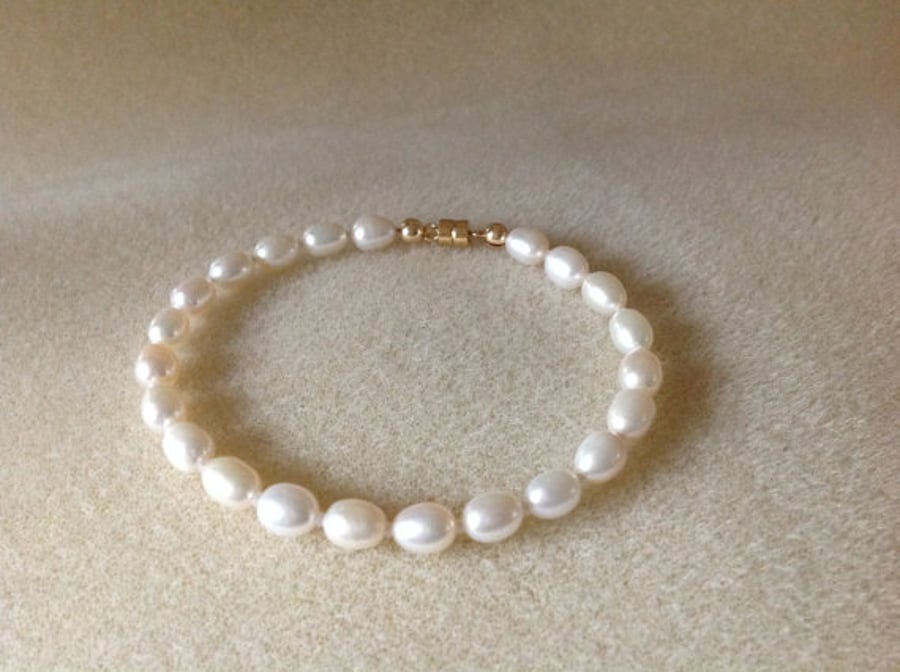 Ivory freshwater pearl and 14k gold filled bracelet