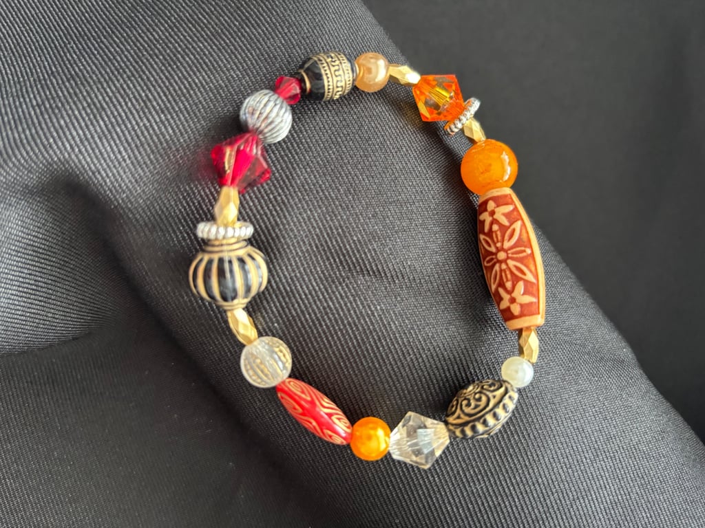 Beautiful ethnic beadwork bracelet. 19cm. 