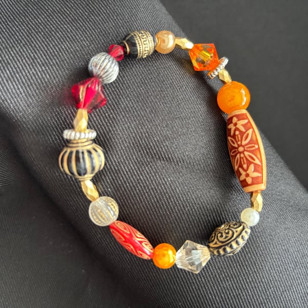 Beautiful ethnic beadwork bracelet. 19cm. 