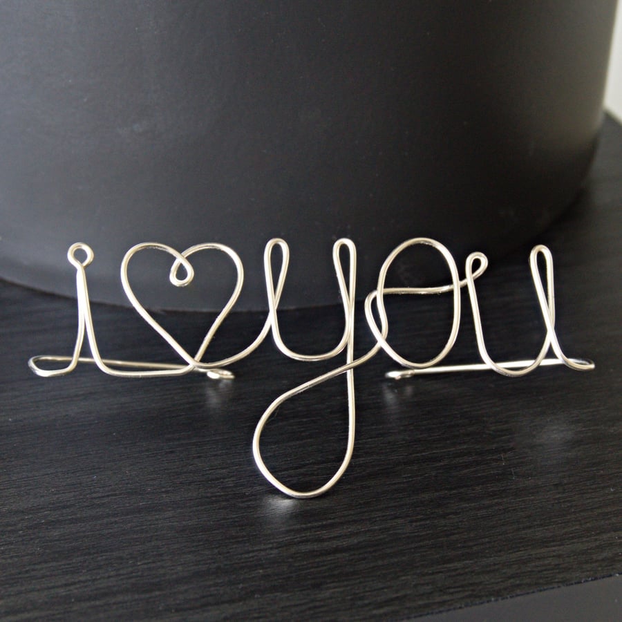 "I Heart You" - Freestanding Wire Writing Decoration