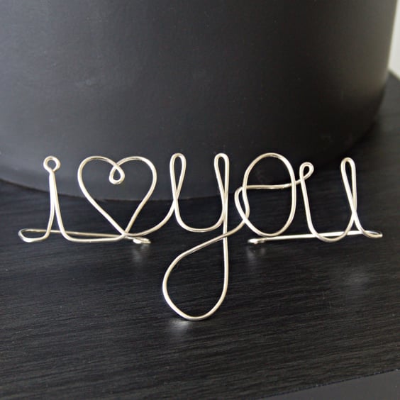 "I Heart You" - Freestanding Wire Writing Decoration