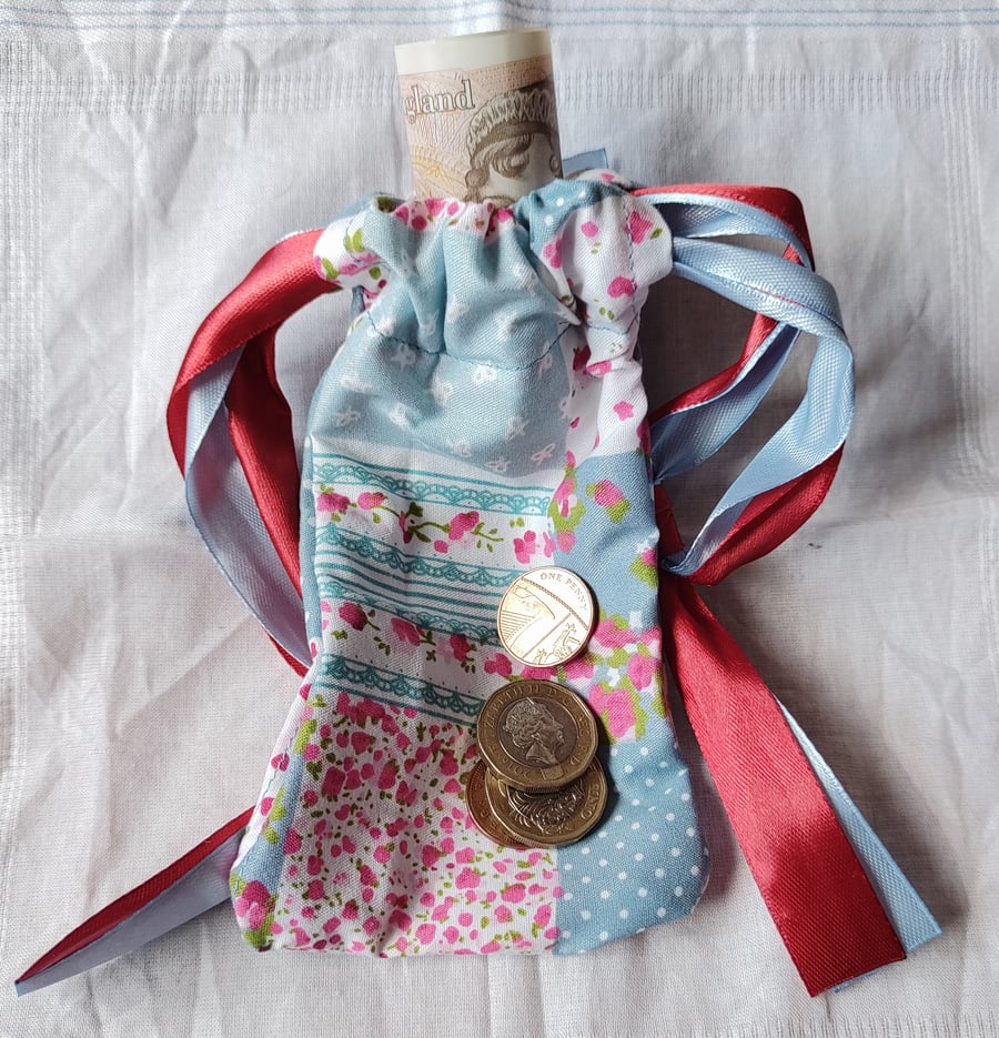 Floral Vintage-Style Drawribbon Pouch