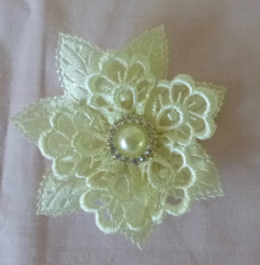 Lace Flower Brooch B5