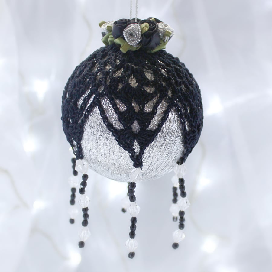 Christmas bauble silver and black crochet lace vintage style, O4