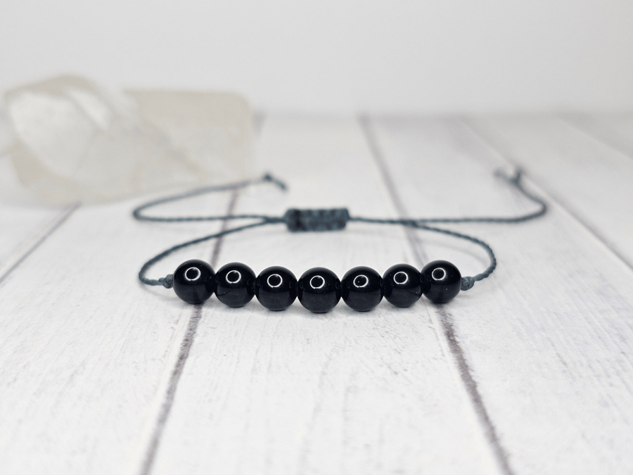 Onyx bracelet  -inner strength, self-confidence - focused attention - willpower 