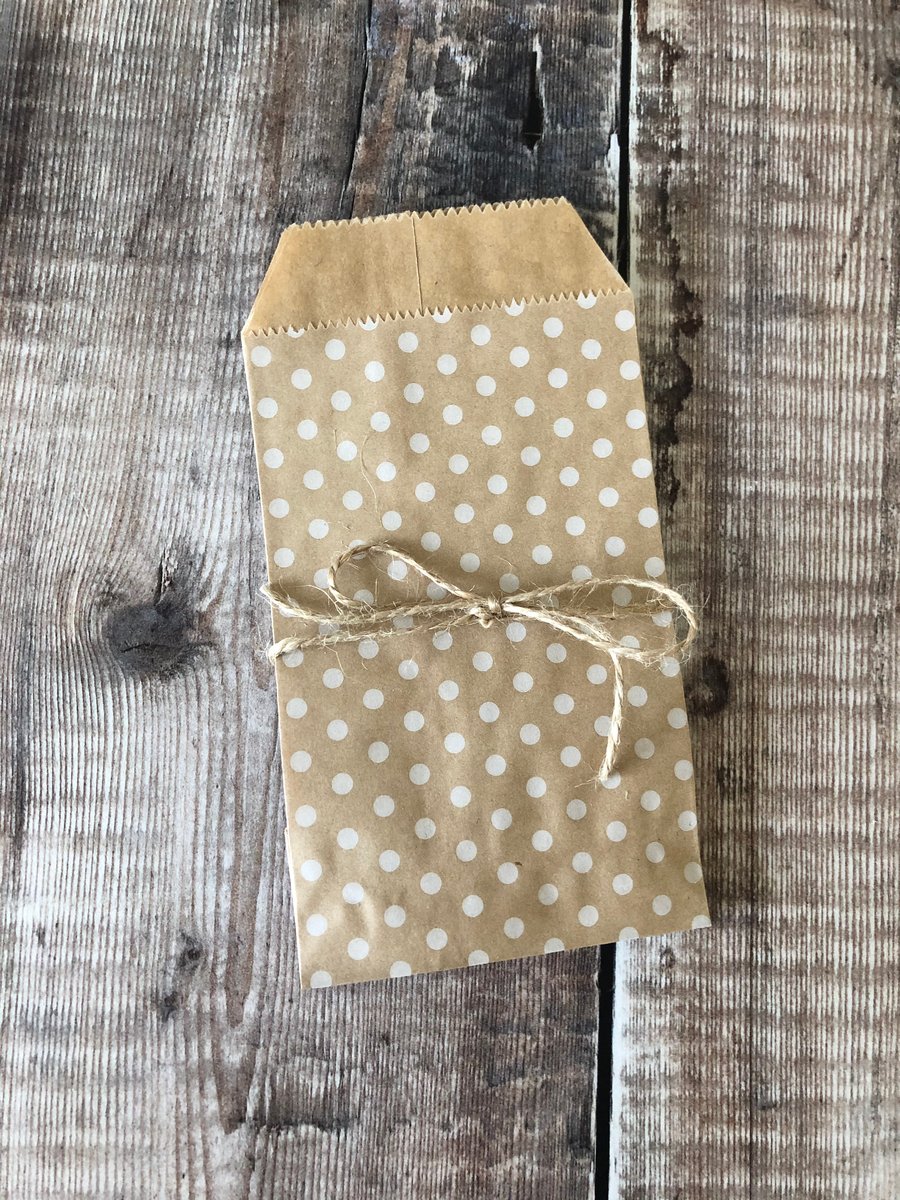 Small kraft bags with white polka dots