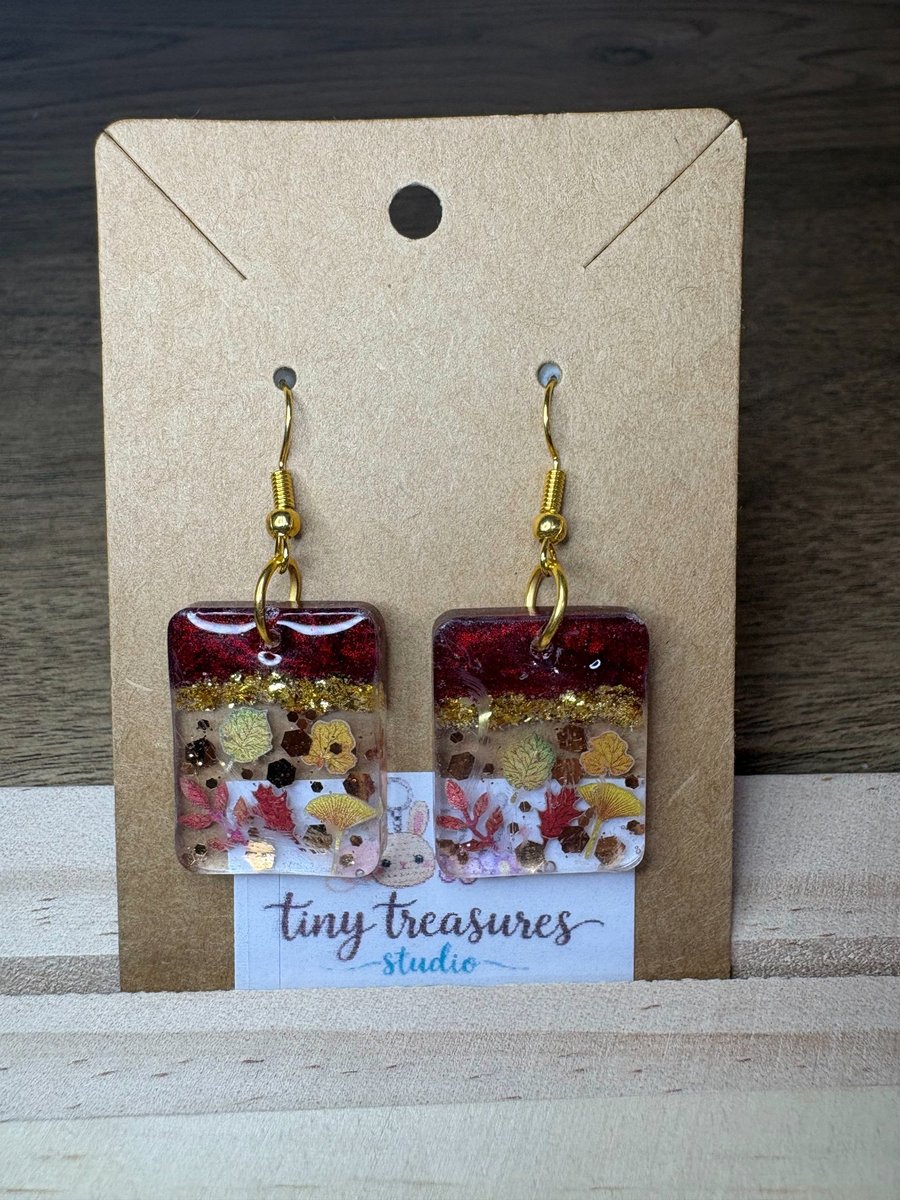 Handmade Autumn Resin Earrings with Leaf and Gold Flake Details