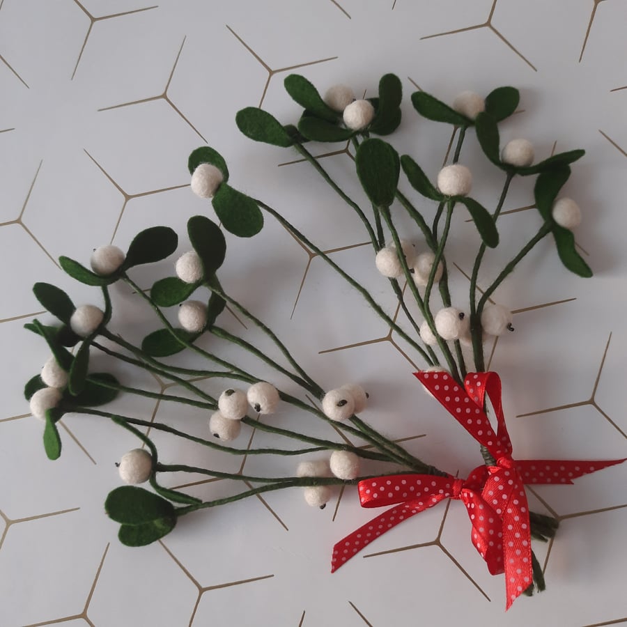 Seconds- Merino Misteltoe Bunch