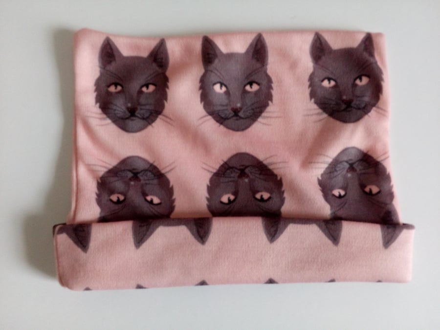 Baby hat, Teabag Hat, 3-6 months, Cat design, square jersey knit baby hat