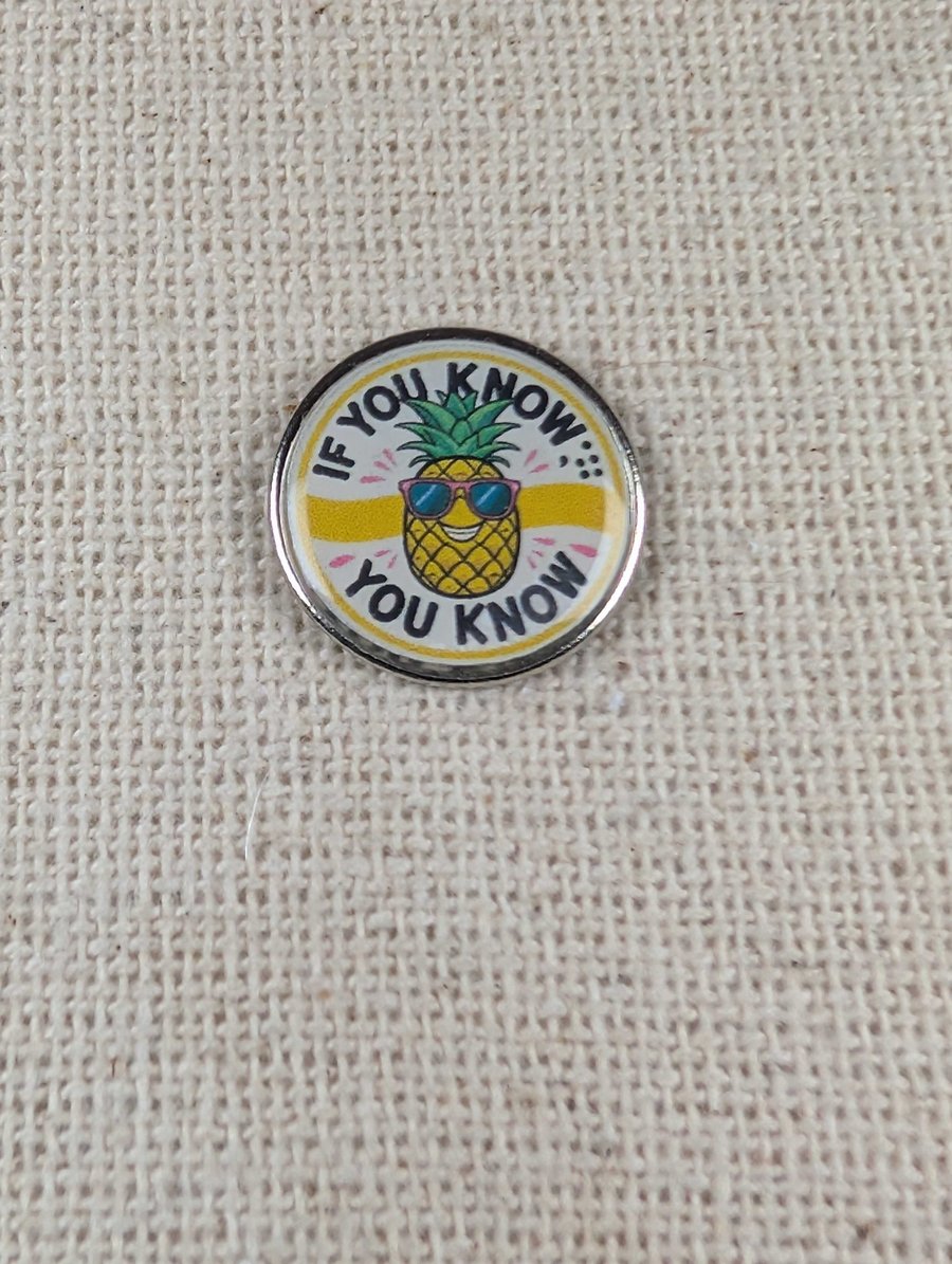 If you know, you know - Pineapple Logo - Cruise Themed Badge 