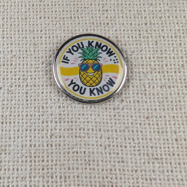 If you know, you know - Pineapple Logo - Cruise Themed Badge 