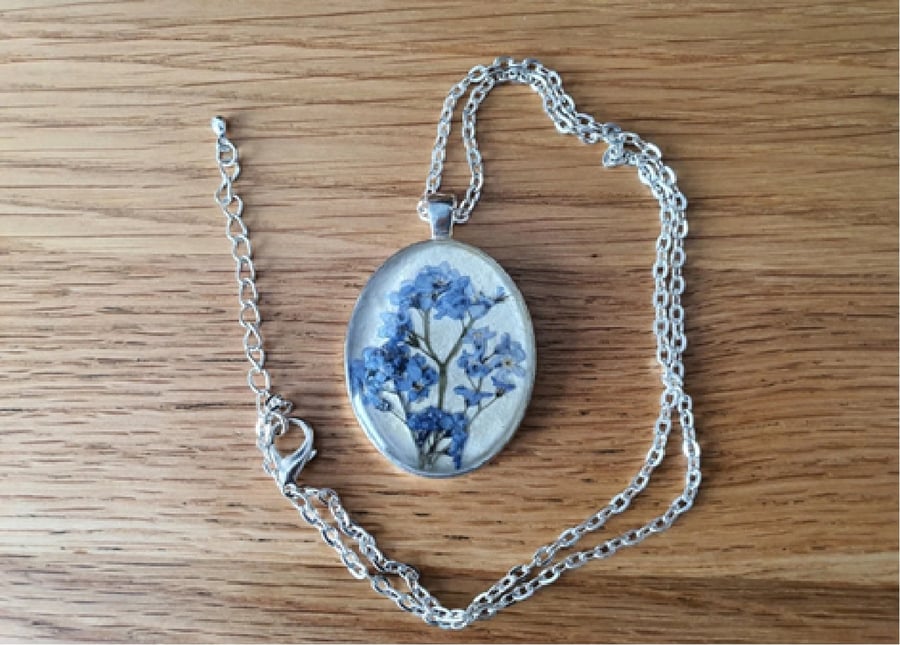 Cabochon Style Silver Plated Pendant with Real Dried Forgetmenots