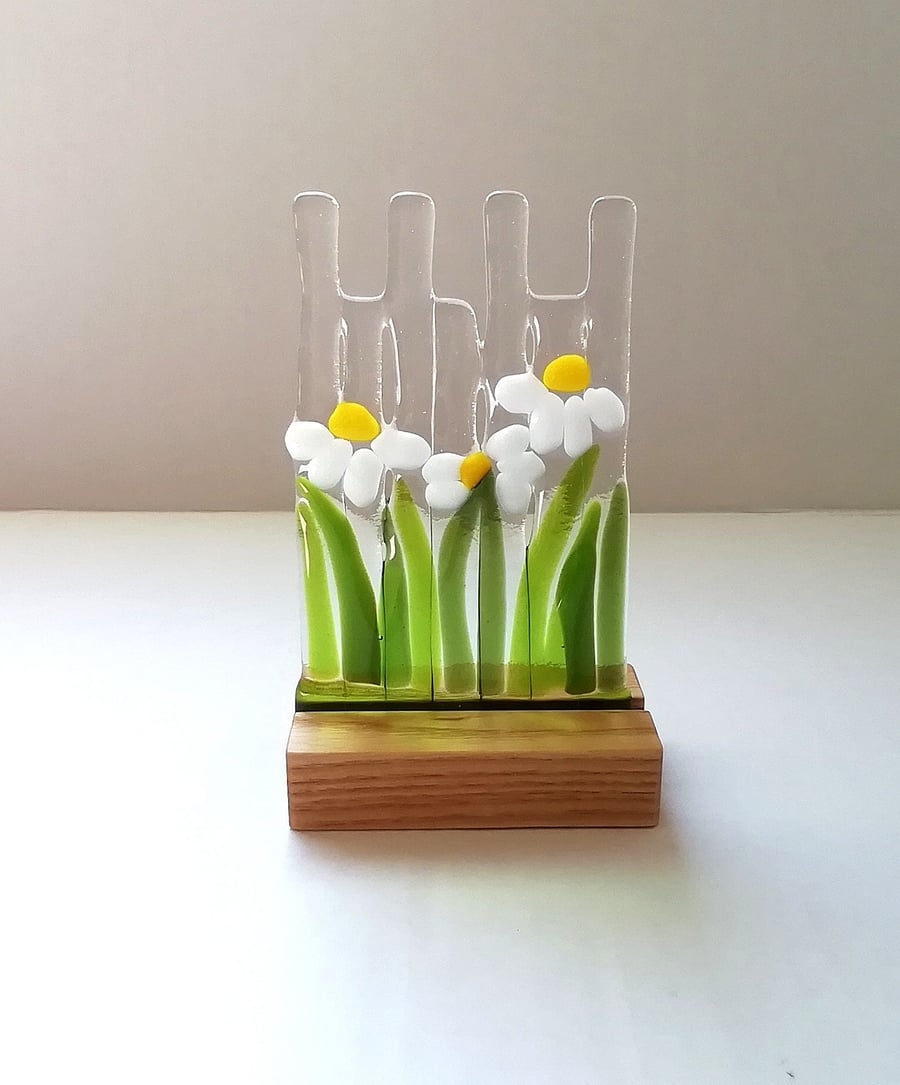 Fused Glass Daisy Art: Freestanding Shelf Ornament, Ash Stand