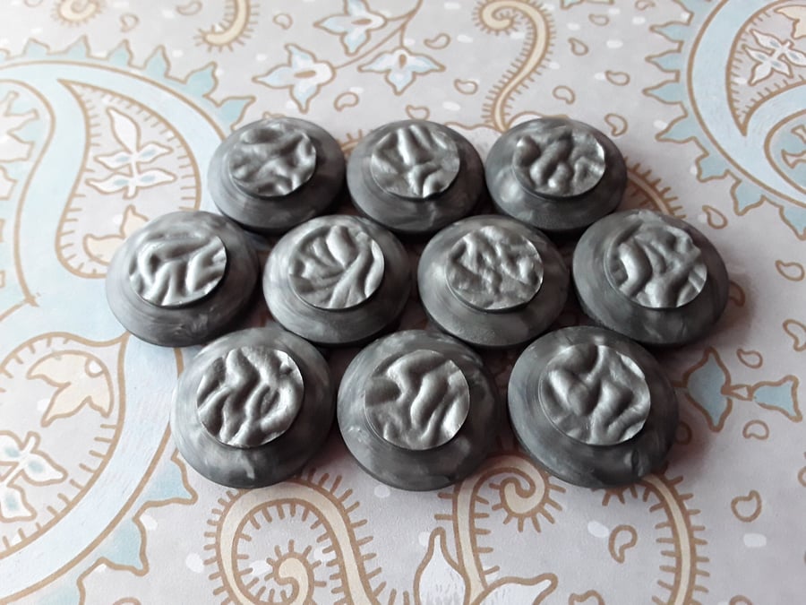 3 4" 19mm 30L VINTAGE Grey early Polyester buttons