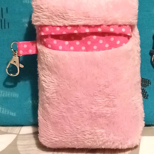Tissue pack holder 