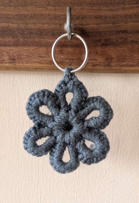 Crochet flower keyring - bagcharm - dark green