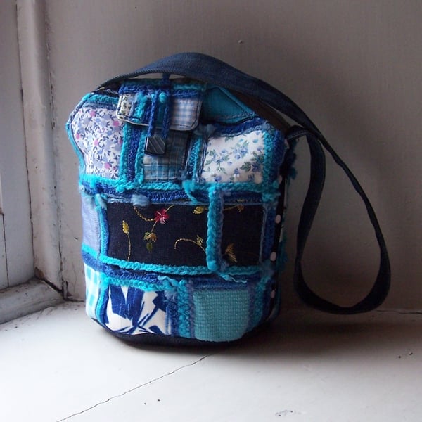 Textile handbag, patchwork and applique, in blue and turquoise - Skye