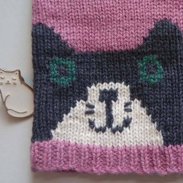 Yoga socks with cute Cat design knitted in pink