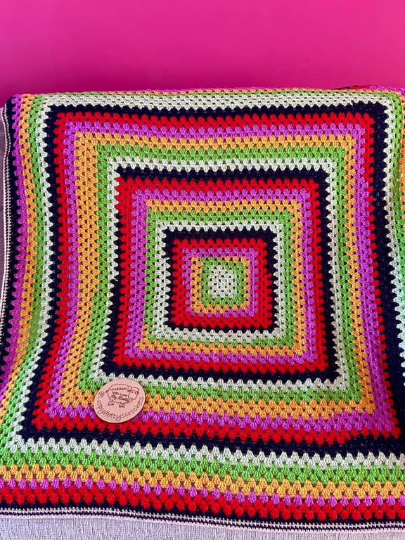 Vintage fairy lights nostalgia Xmas crochet handmade blanket : sofa Bed Throw