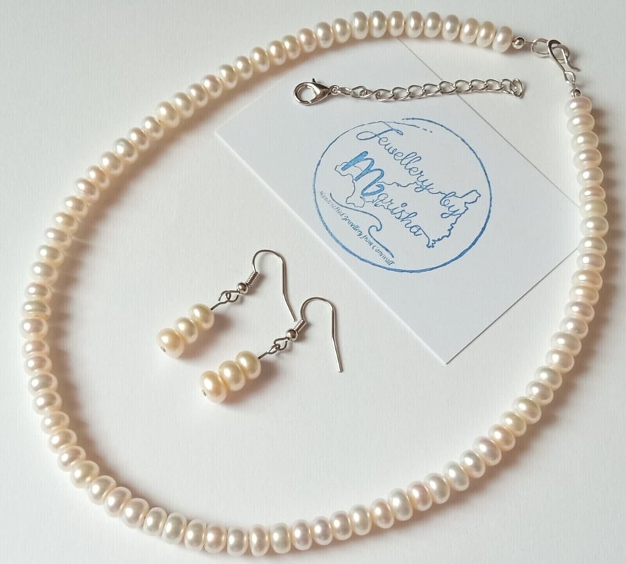 Classic Cream AA Grade Genuine Freshwater Pearl Necklace & Earrings Gift Set